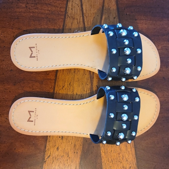NEW-MARC FISHER-Women's Slides-Size 8-Black & Silver - Picture 2 of 4